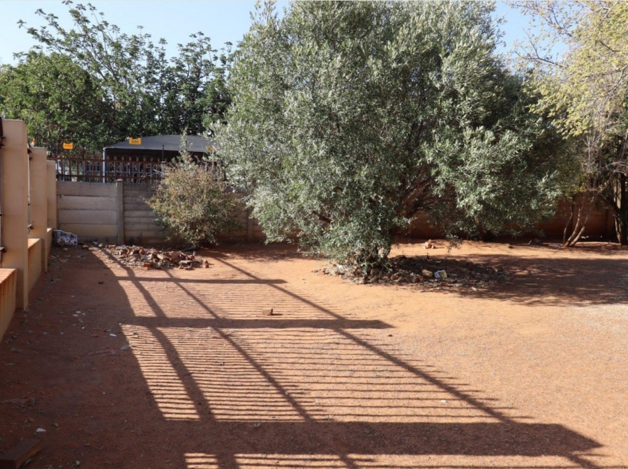  Bedroom Property for Sale in Langenhovenpark Free State